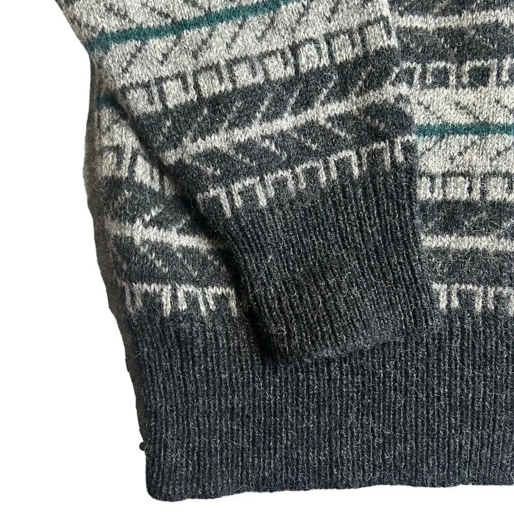 Vintage Cambridge Classics 100% Wool‎ Sweater Men’s Medium Gray Black Green